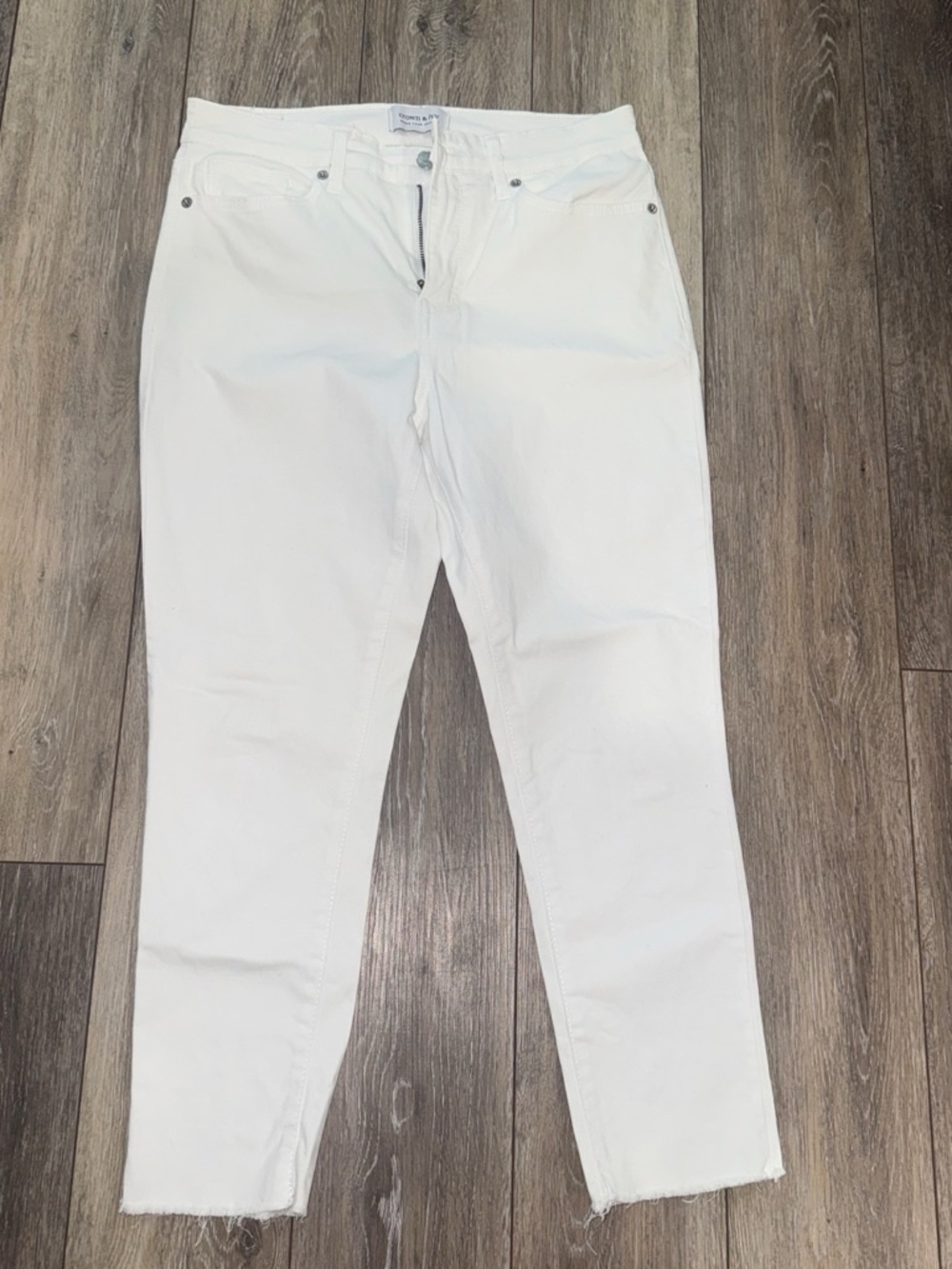 crown & ivy White Skinny Ankle Jeans